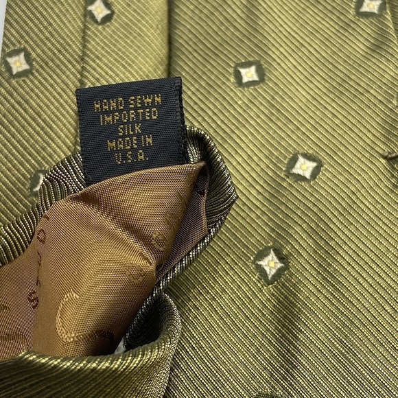 Robert Talbott Studio Neck Tie Chatruese Green with Diamond shapes 100% Silk USA - Picture 3 of 3